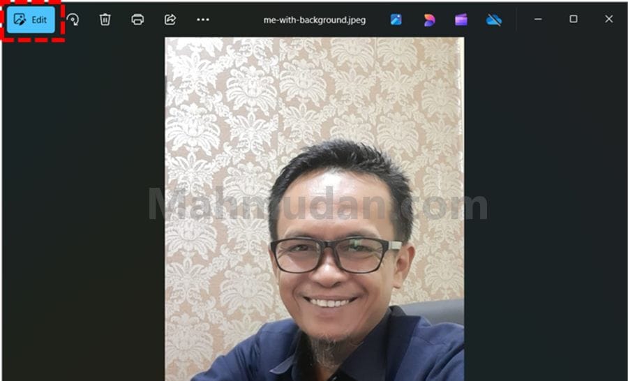 5 Easy Steps to Change Photo Background in Windows 11 3 edit-foto-dengan-Photos